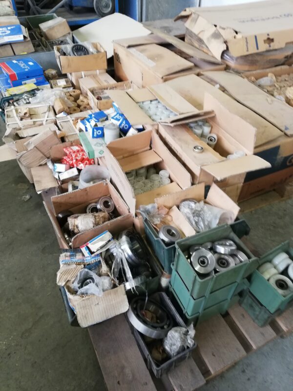 Stock di cuscinetti nuovi